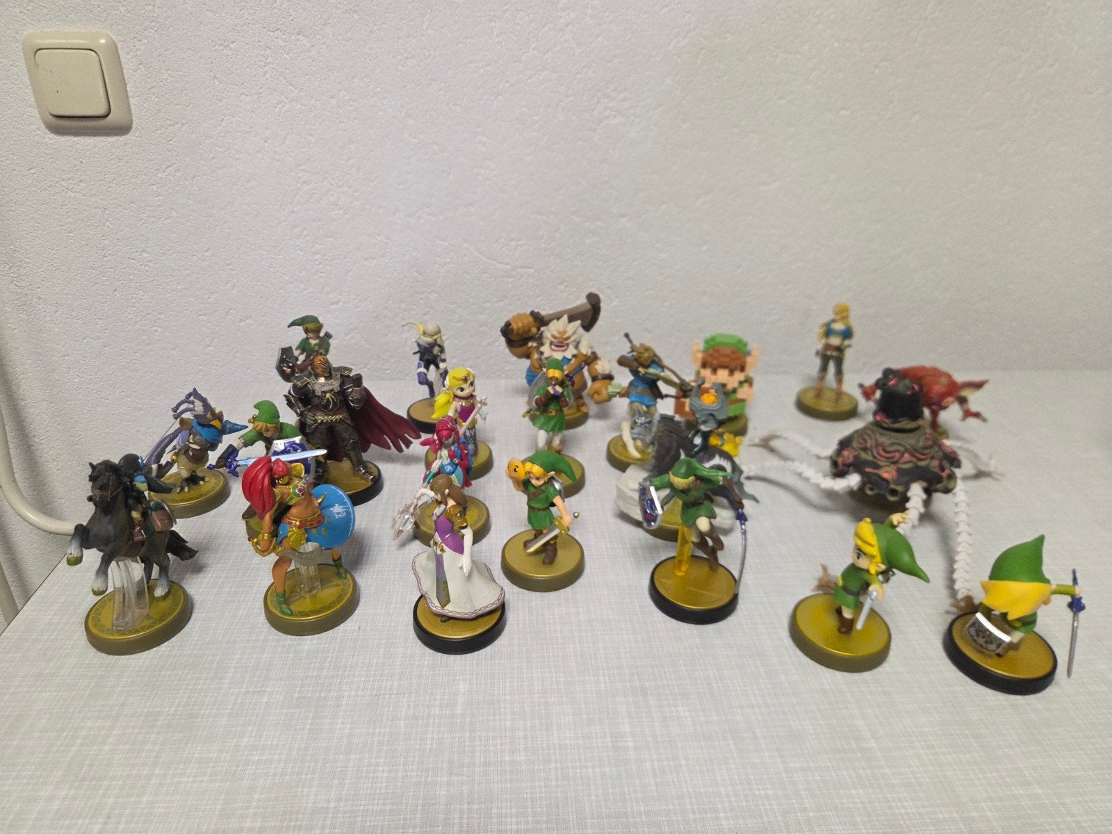 Amiibo meedere figuren (22)  uit Zelda breath of the wild, Spelcomputers en Games, Games | Nintendo Switch, Gebruikt, 1 speler