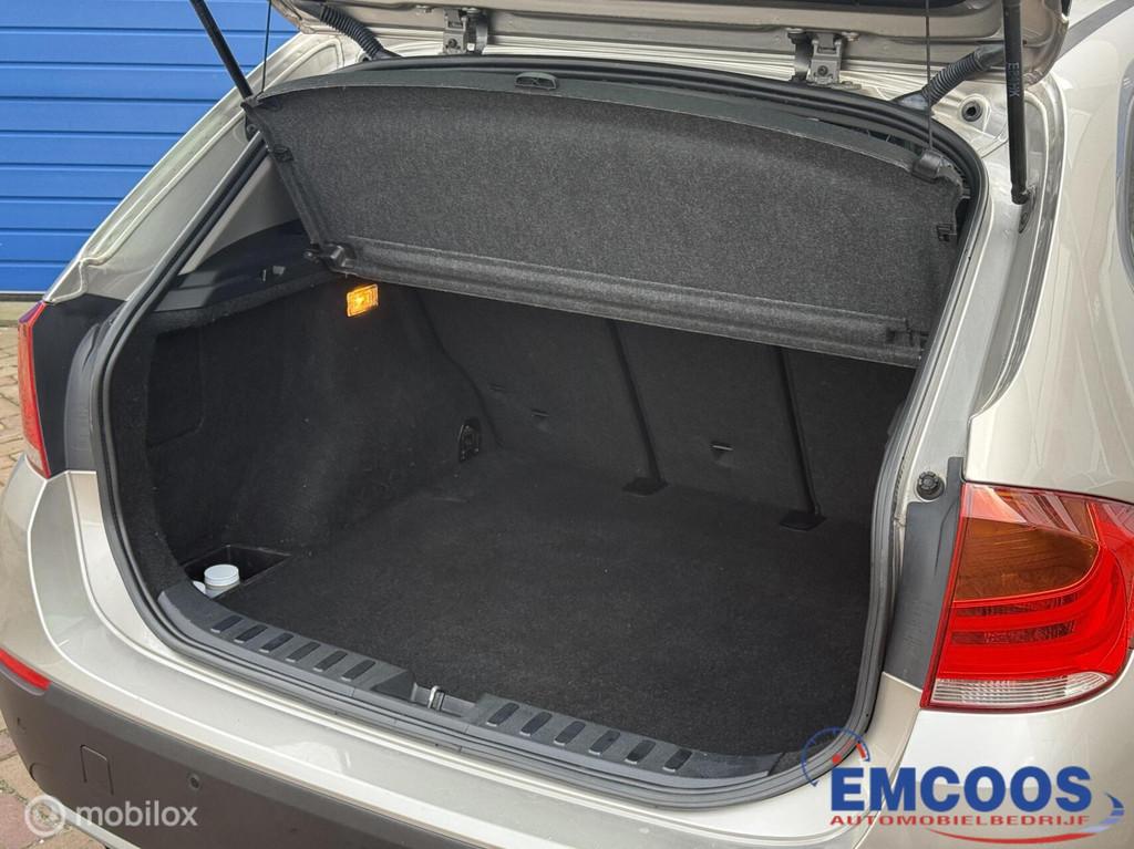 BMW X1 sDrive18i * Airco * Panoramadak * PDC V+ A *, Auto's, BMW, X1, Euro 5, Achterwielaandrijving, 4 cilinders
