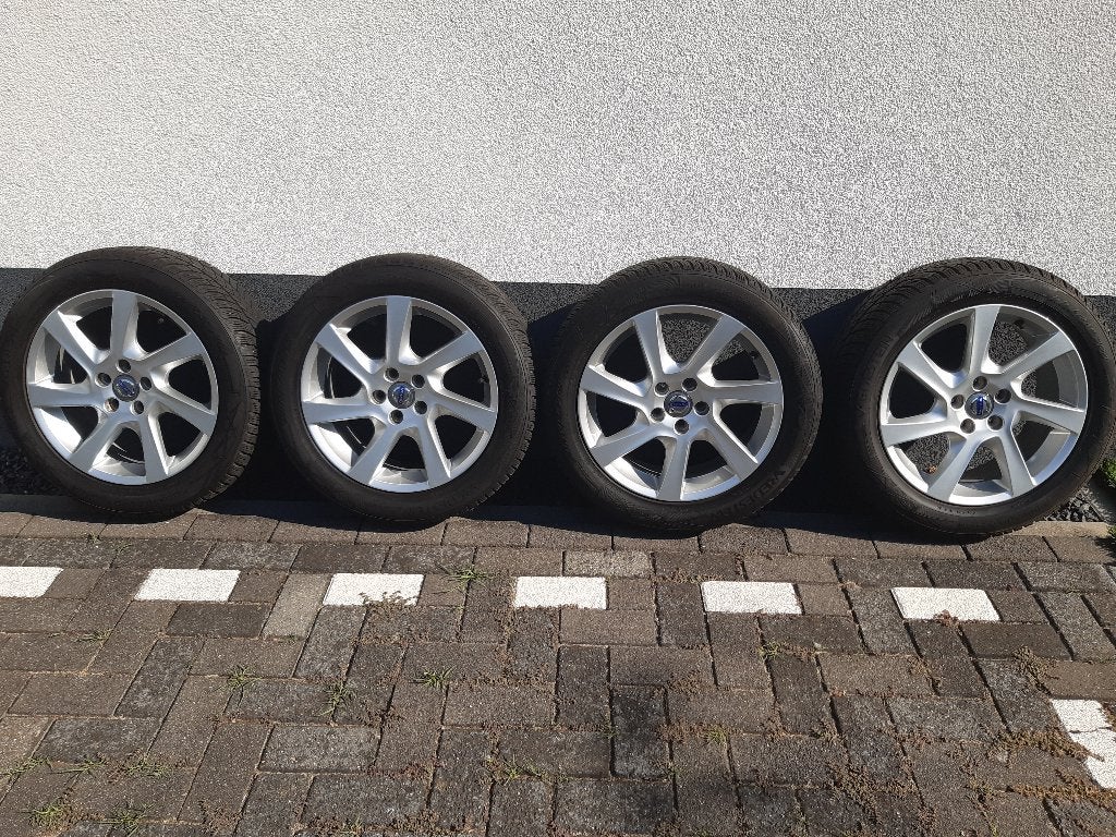Originele Volvo velgen 17 " met winterbanden, Ophalen, Gebruikt, Banden en Velgen, 17 inch