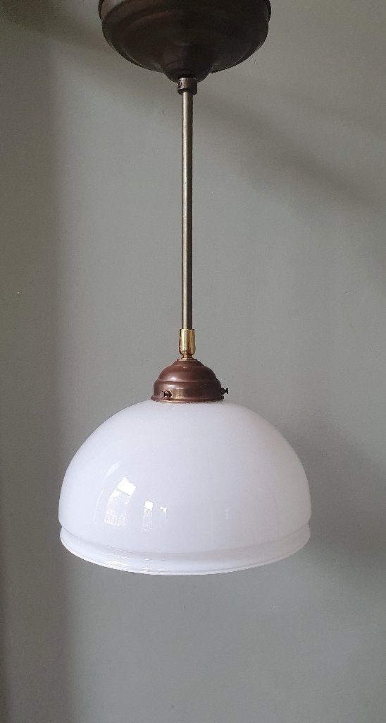 Vintage pendellamp - wit opaline glas in decoratieve vorm, Gebruikt, Ophalen of Verzenden, Glas, 75 cm of meer