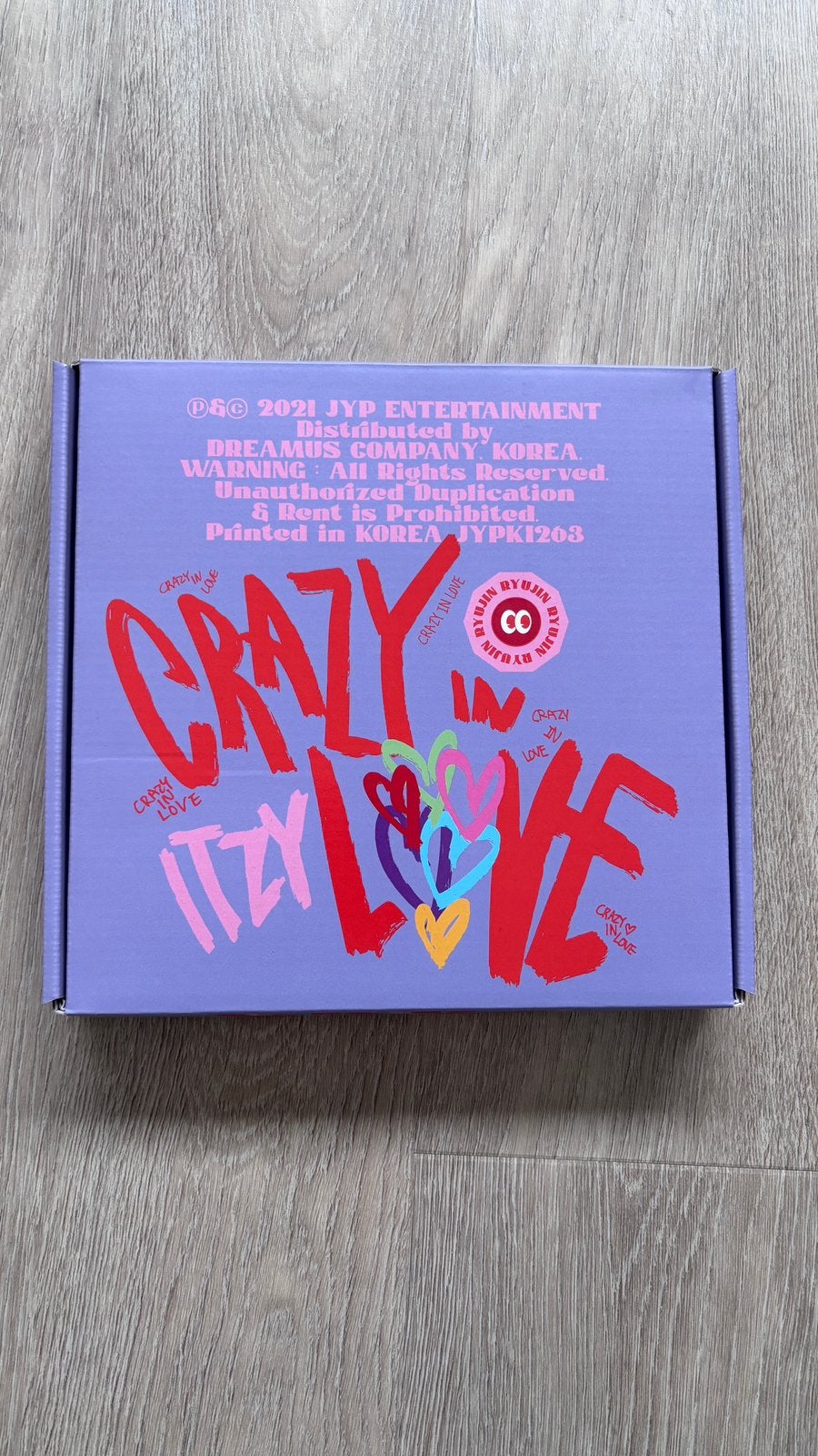 ITZY Crazy in Love album met alle inclusion, Ophalen, K-pop, Inclusief doosje, Zo goed als nieuw