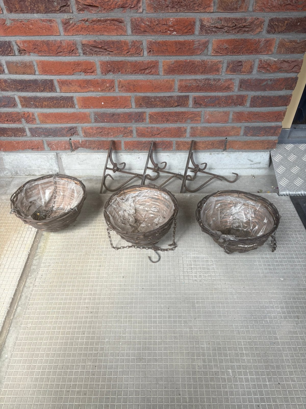 Hanging baskets incl stalen ophanghaken, Ophalen, Gebruikt