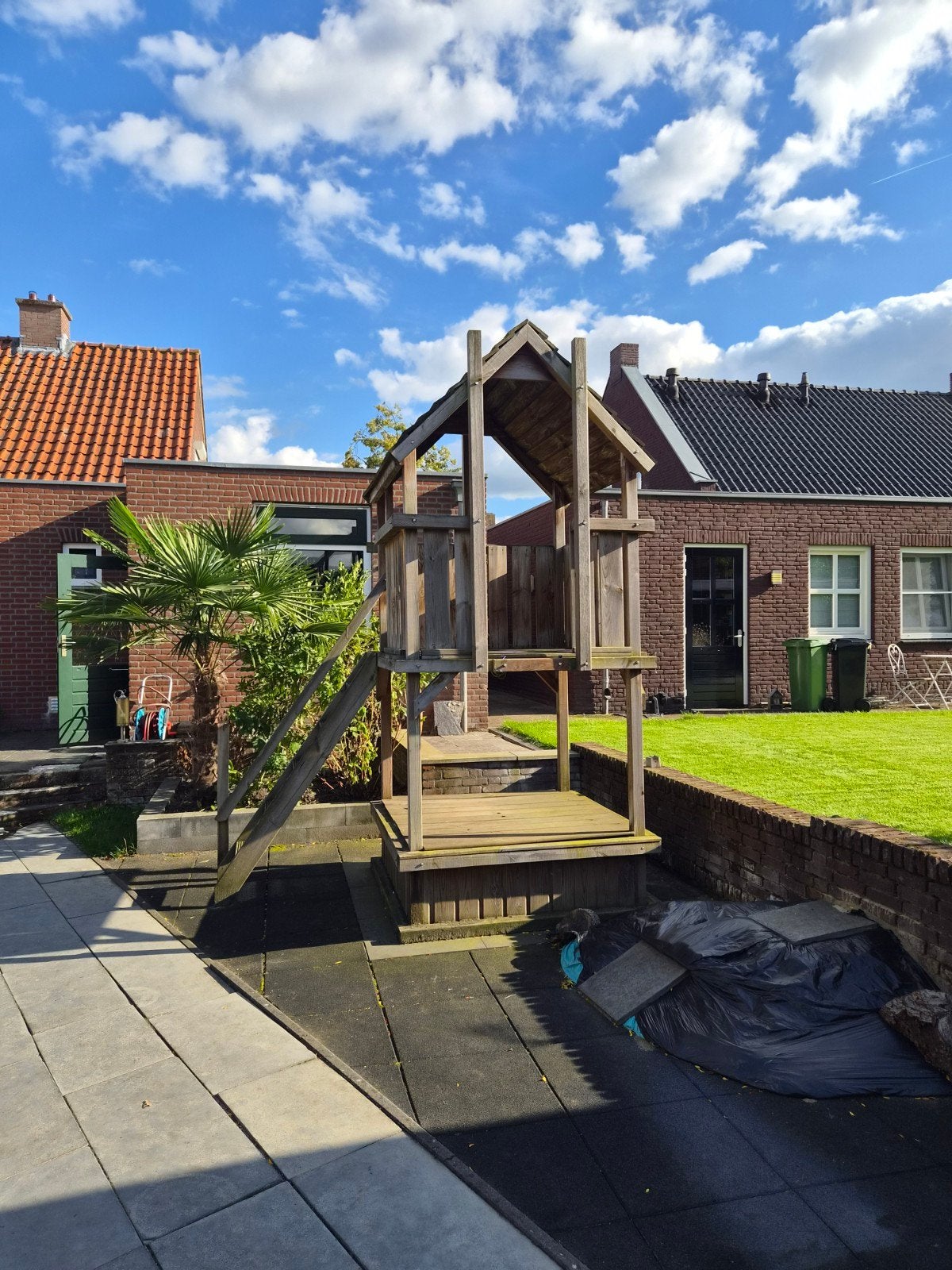 Houten speelhuisje, Ophalen, Gebruikt, Zandbak