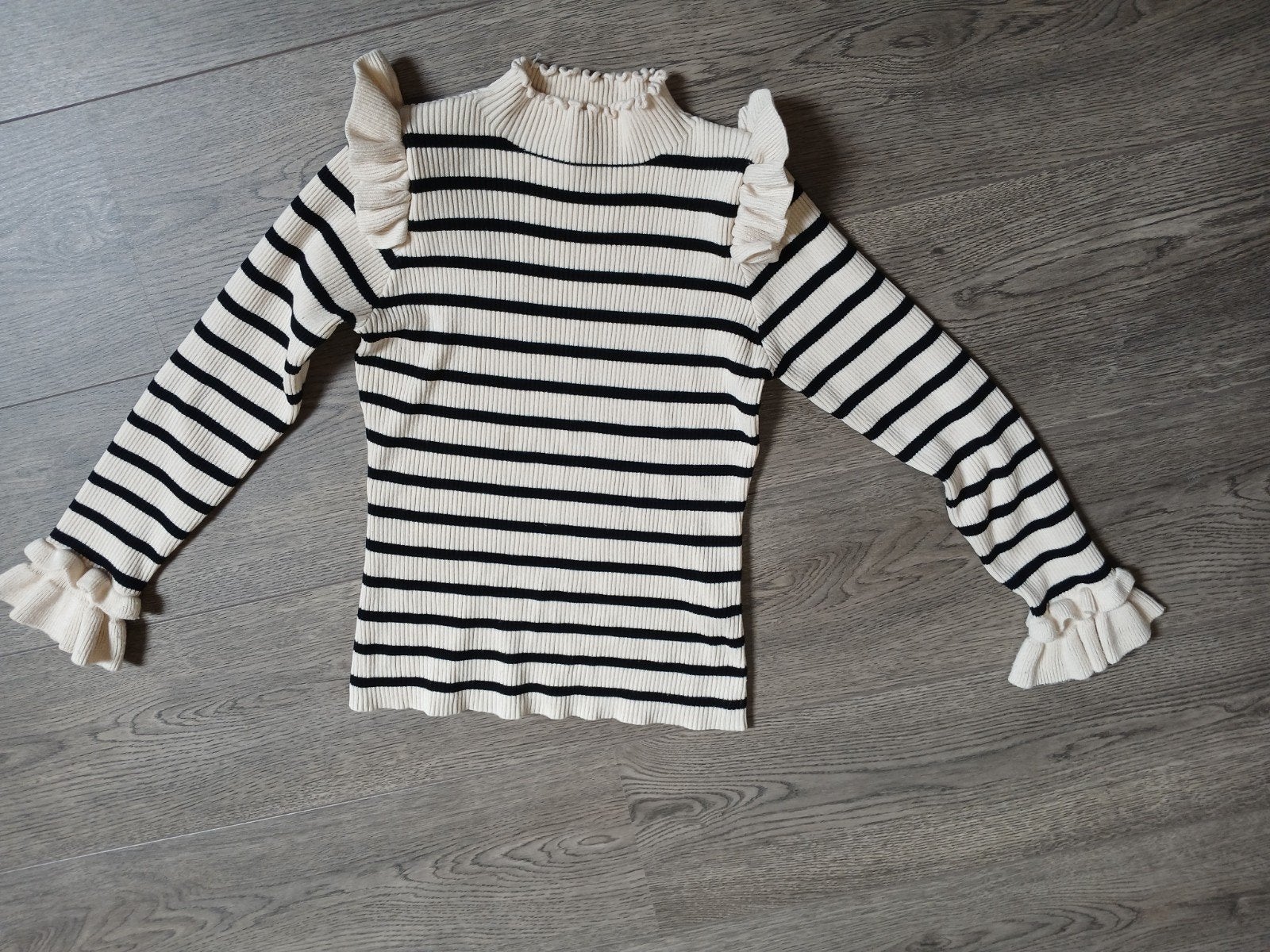 super leuke longsleeve/trui gestreept met ruffles maat 12, Ophalen of Verzenden, Gebruikt, Meisje, Shirt of Longsleeve