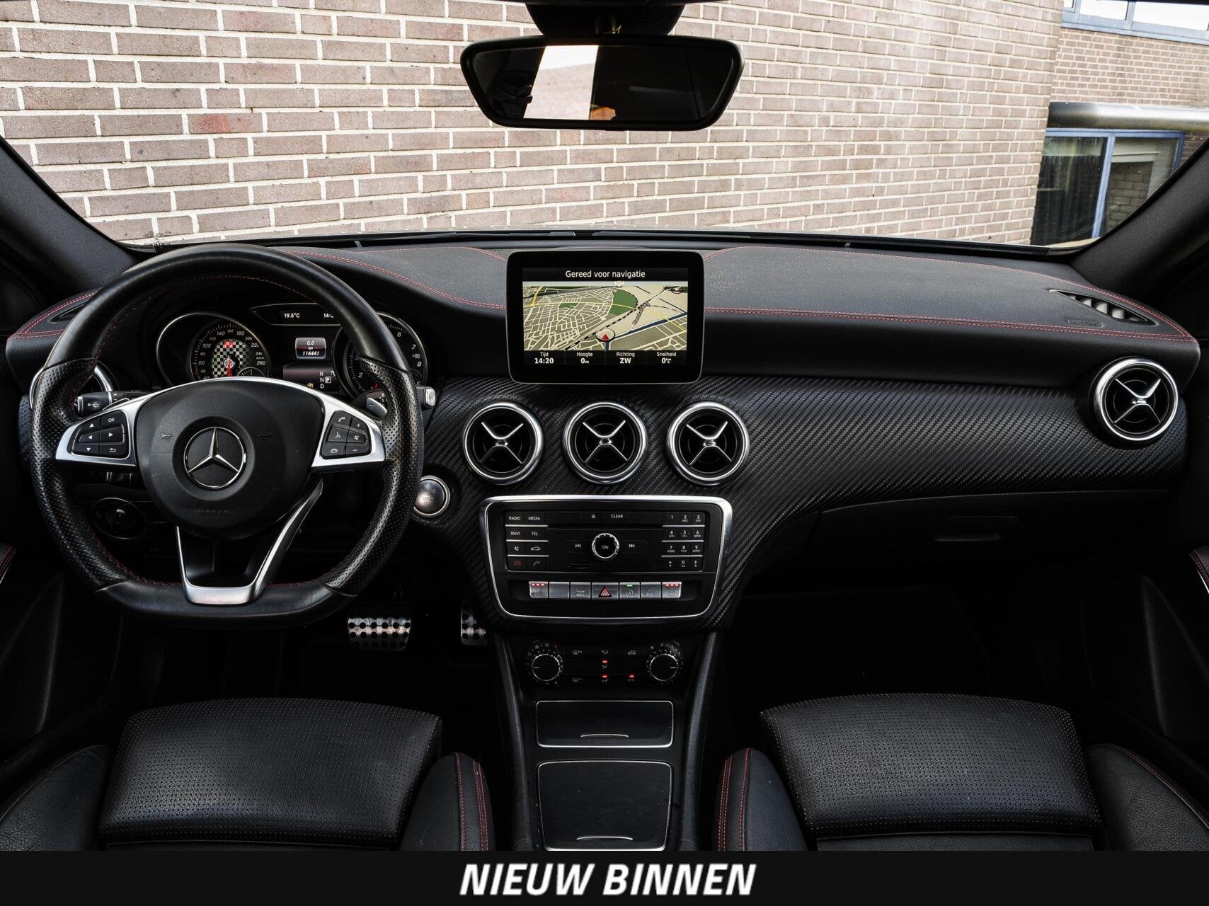 Mercedes-Benz A-klasse 180 AMG Edition | Panoramadak | Sfeer, Auto's, Dealer onderhouden, Gebruikt, 4 cilinders, 122 pk