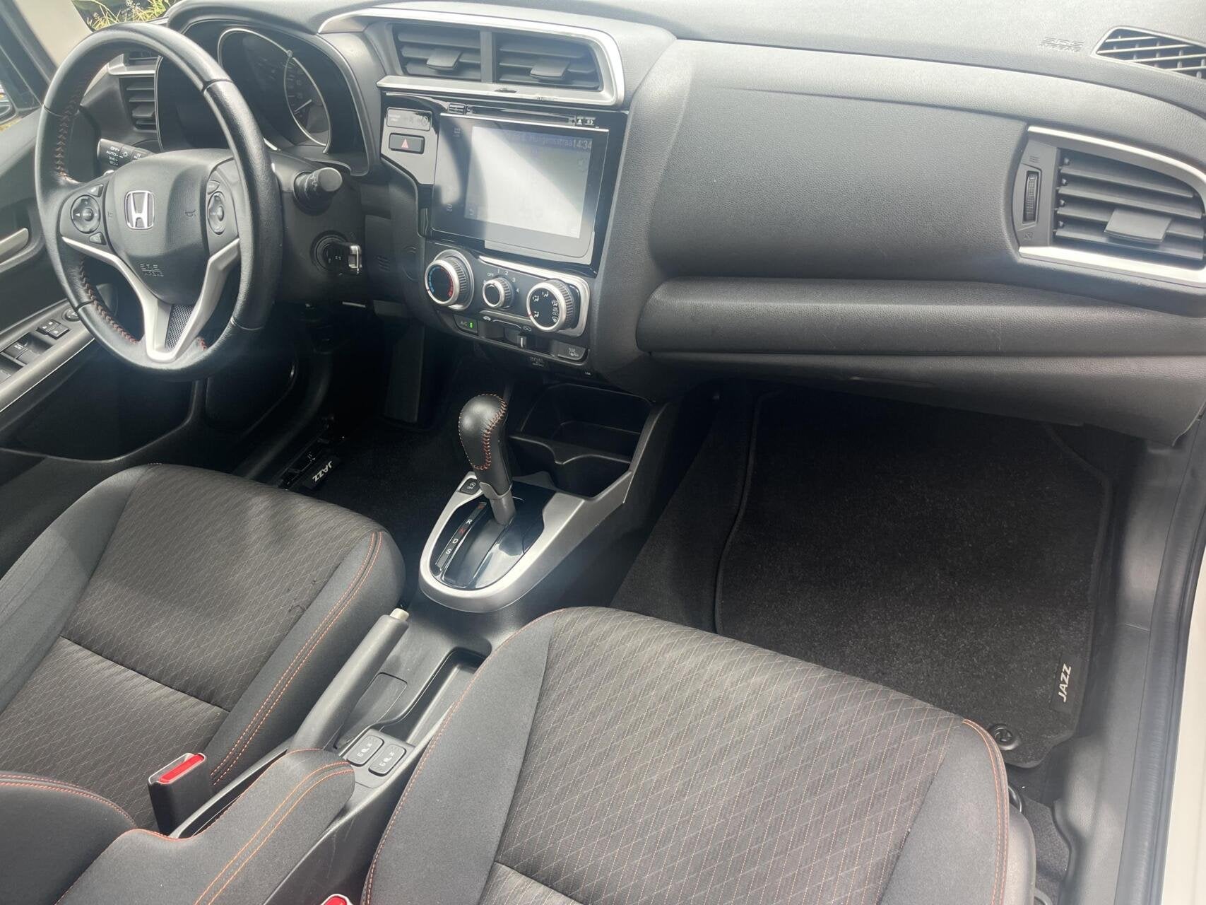 Honda Jazz 1.5 i-VTEC Dynamic 131PK TREKHAAK+1E EIG.+LED+PDC, Dealer onderhouden, 4 cilinders, 1096 kg, Origineel Nederlands