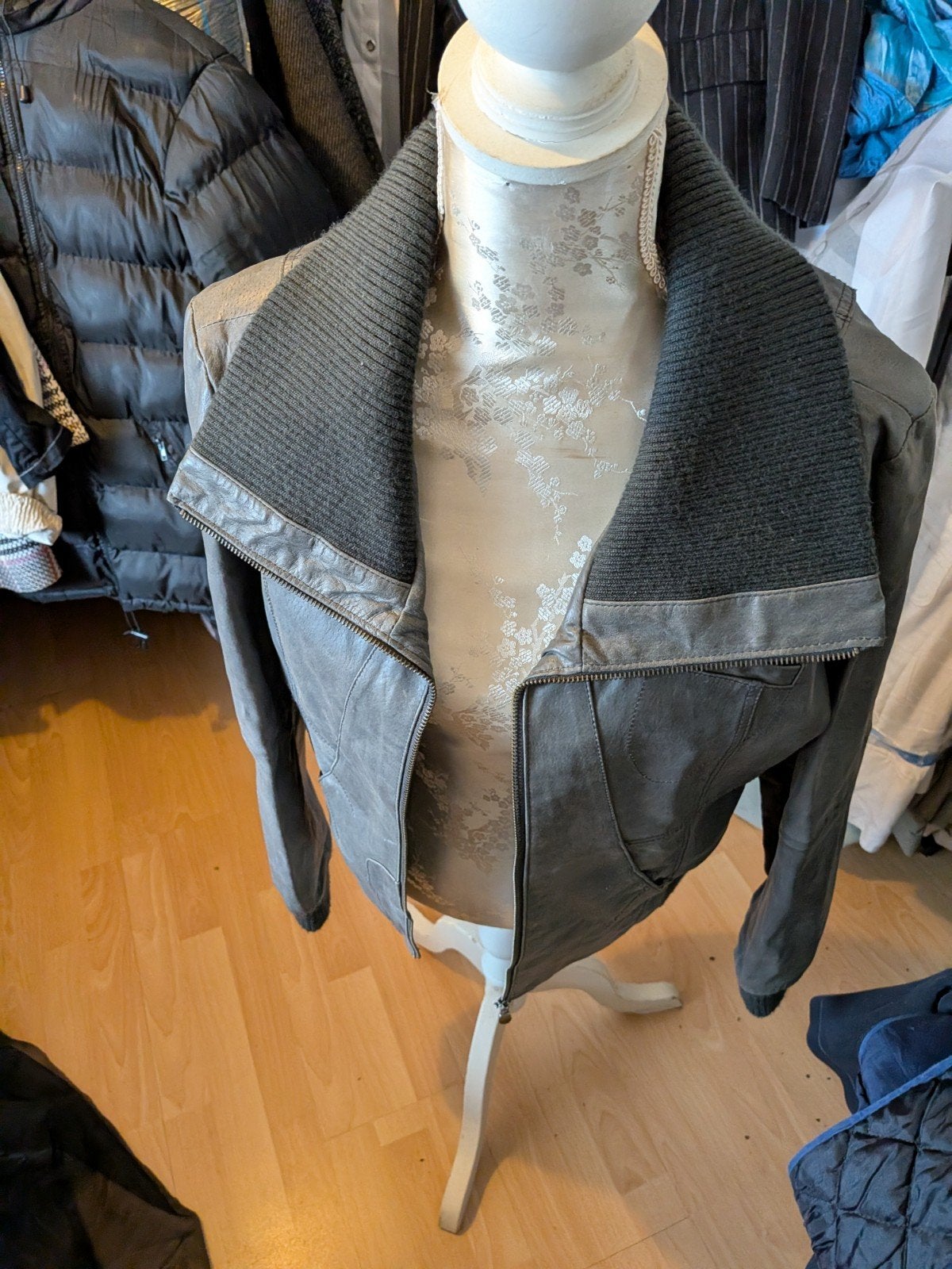 Vero Moda leren jas met gebreide kraag - Maat XL, Vero Moda, Maat 46/48 (XL) of groter, Ophalen of Verzenden, Grijs