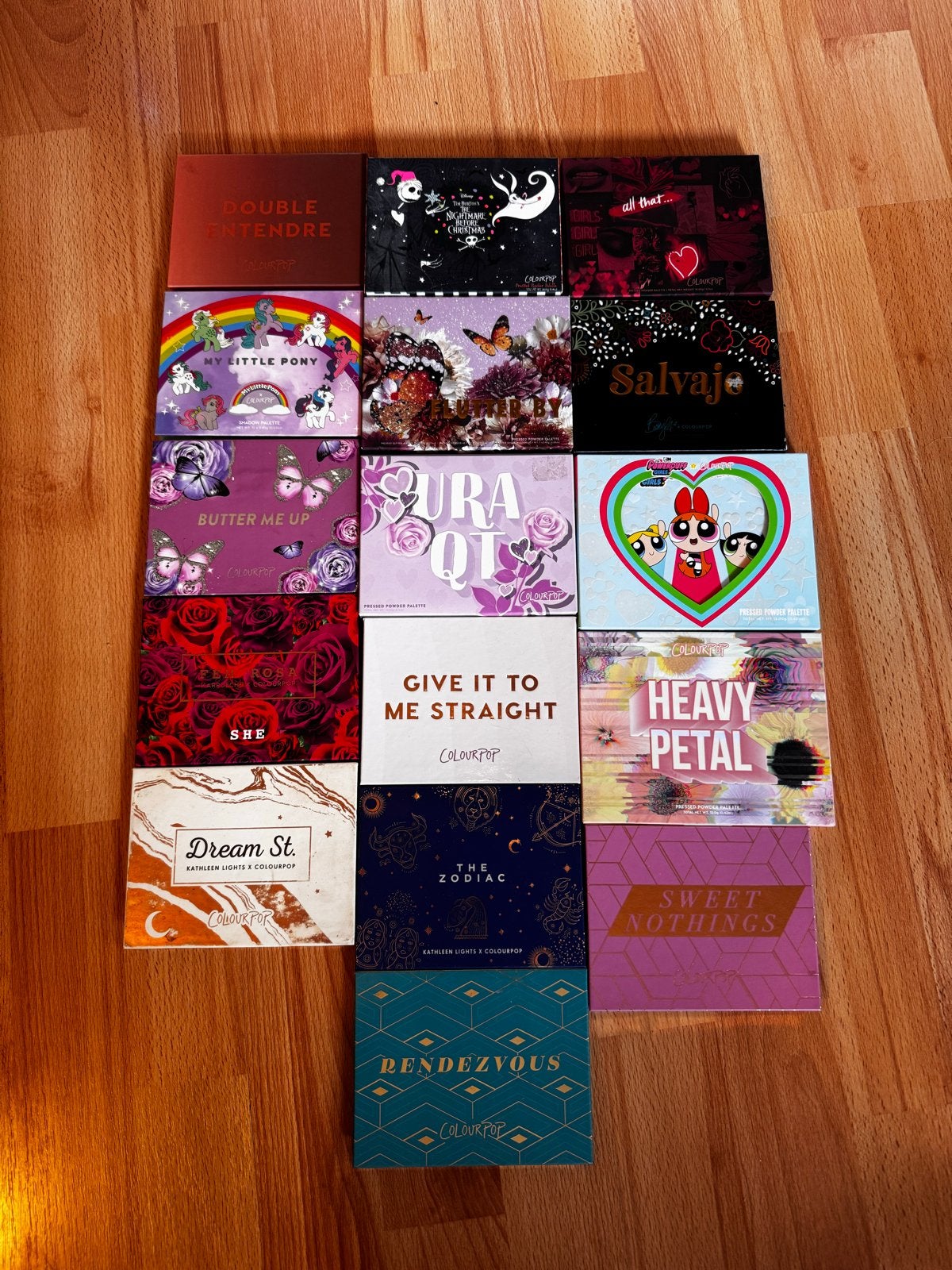Colourpop oogschaduwpaletten - 12 kleuren per palette, Ophalen of Verzenden, Zo goed als nieuw, Make-up, Overige kleuren