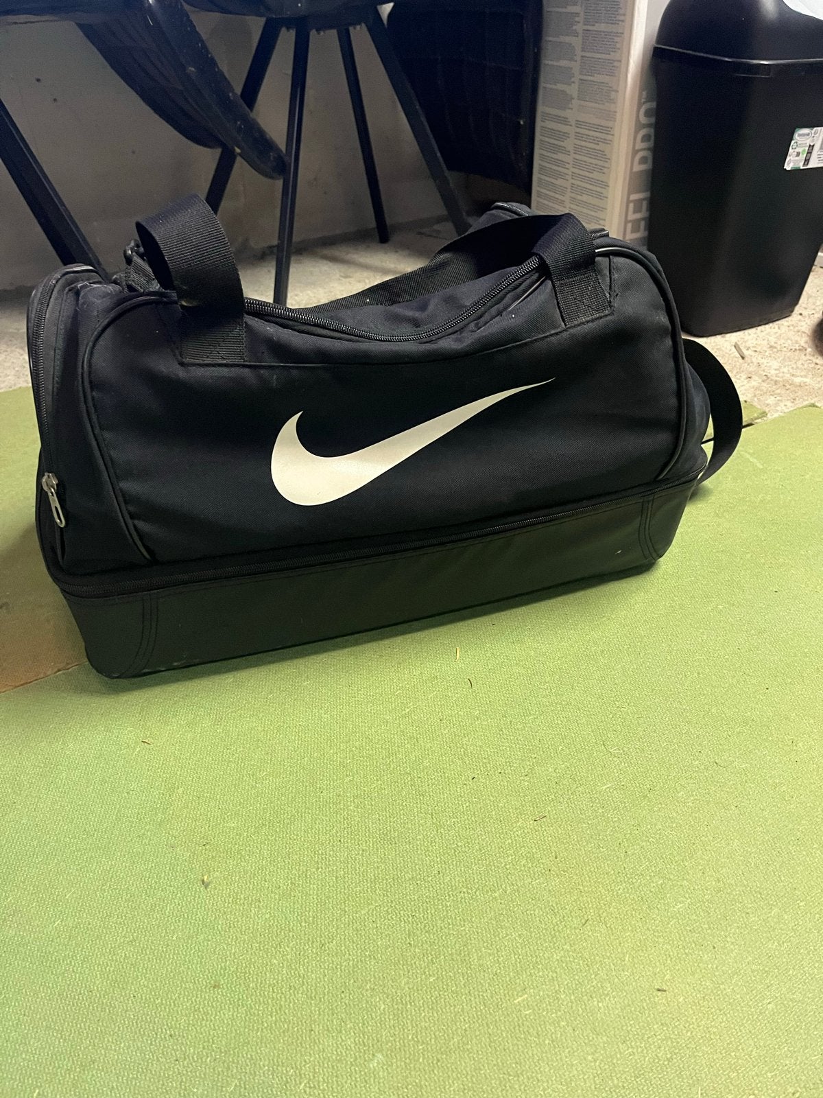 Nike sporttas met schoenenvak, Ophalen of Verzenden, Gebruikt, Unisex volwassen