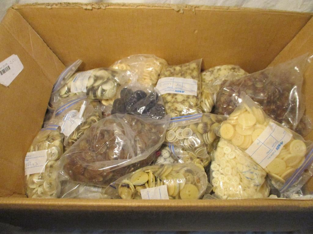 8 kilo knopen, Ophalen of Verzenden, Nieuw