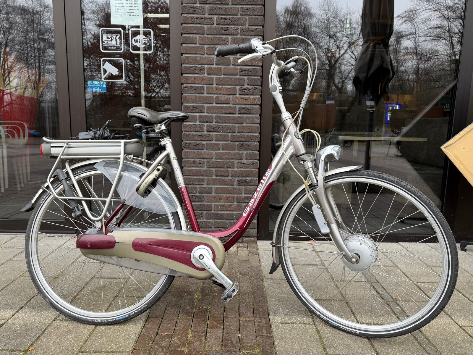Nette Gazelle Oranje elektrische fiets 28, (Extra) lage instap, Zo goed als nieuw, Gazelle, Trommelrem