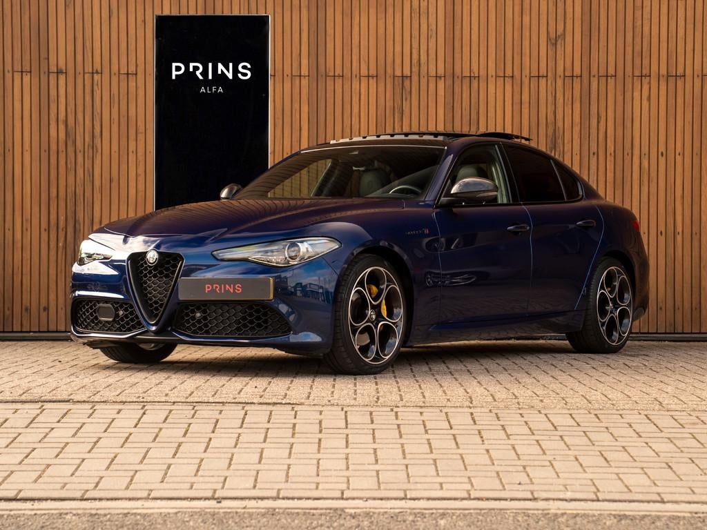 Alfa Romeo Giulia 2.0T 280pk Veloce Ti Q2 | Pano-dak | Blu M, Auto's, Alfa Romeo, Automaat, 745 kg, 4 cilinders, Met garantie (alle)