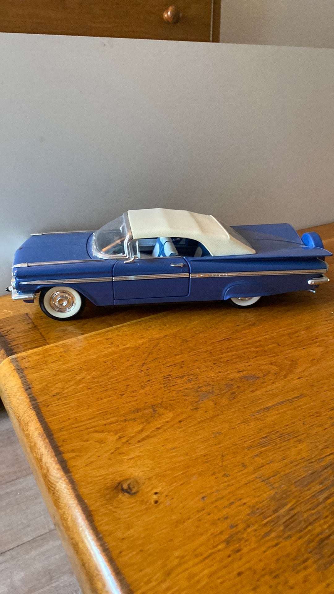Mooi model Chevrolet 1/18, Ophalen of Verzenden, Zo goed als nieuw, Overige merken