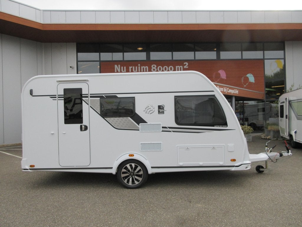 Knaus Sudwind Black Selection 420 QD COMPACT EN GROTE KEUKEN, Caravans en Kamperen, Treinzit, Tot en met 3, 5 tot 6 meter, Knaus