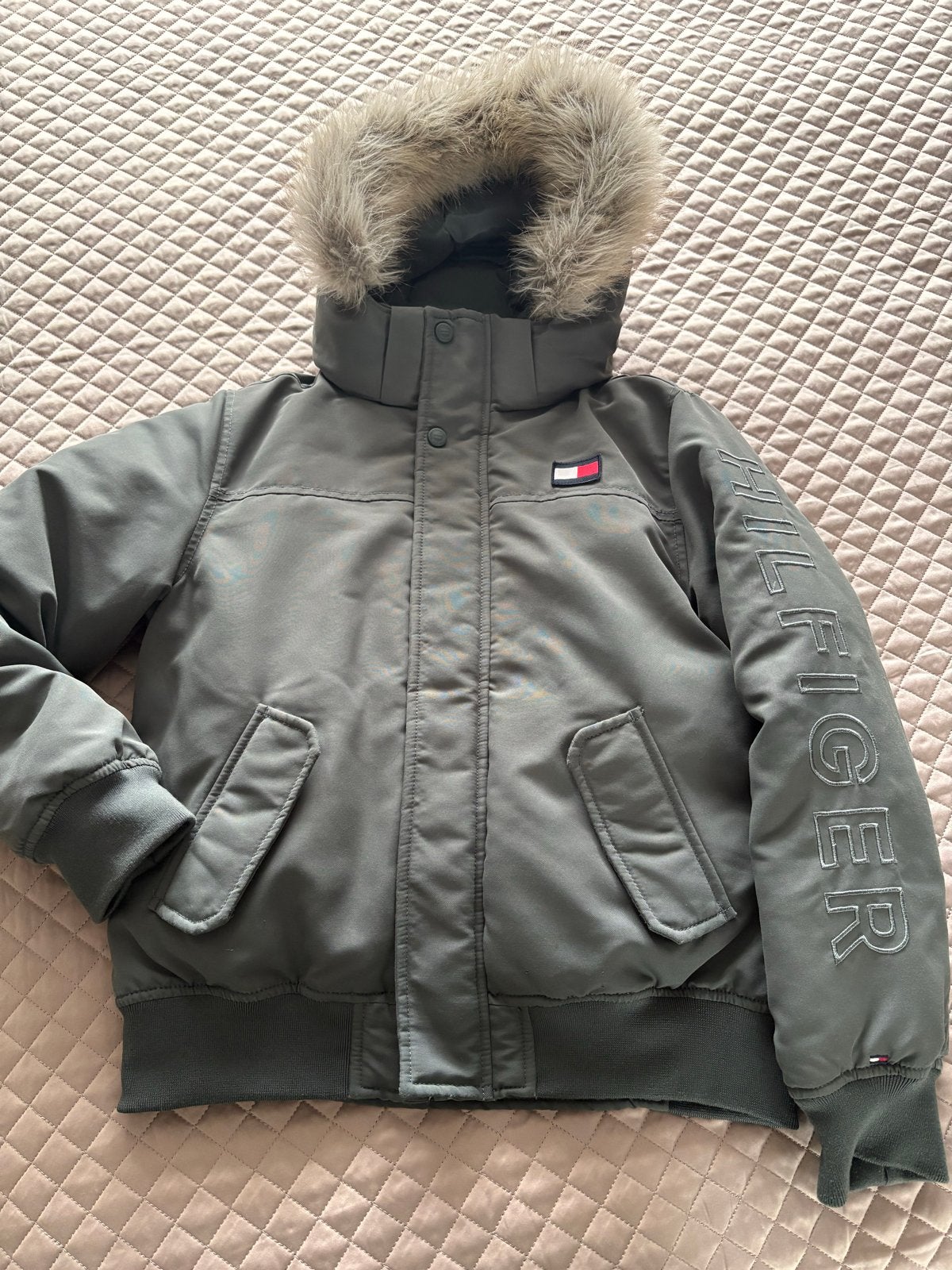 Tommy Hilfiger winterjas jas maat 152, Ophalen of Verzenden, Zo goed als nieuw, Jongen of Meisje, Jas