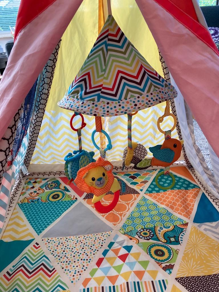 Infantino speeltent/tipi & babygym – compleet, Ophalen, Gebruikt
