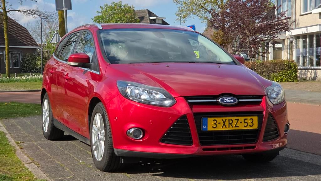 Ford Focus 1.0 Ecoboost 92KW Wagon 2014 Rood, 125 pk, Origineel Nederlands, Handgeschakeld, 1216 kg
