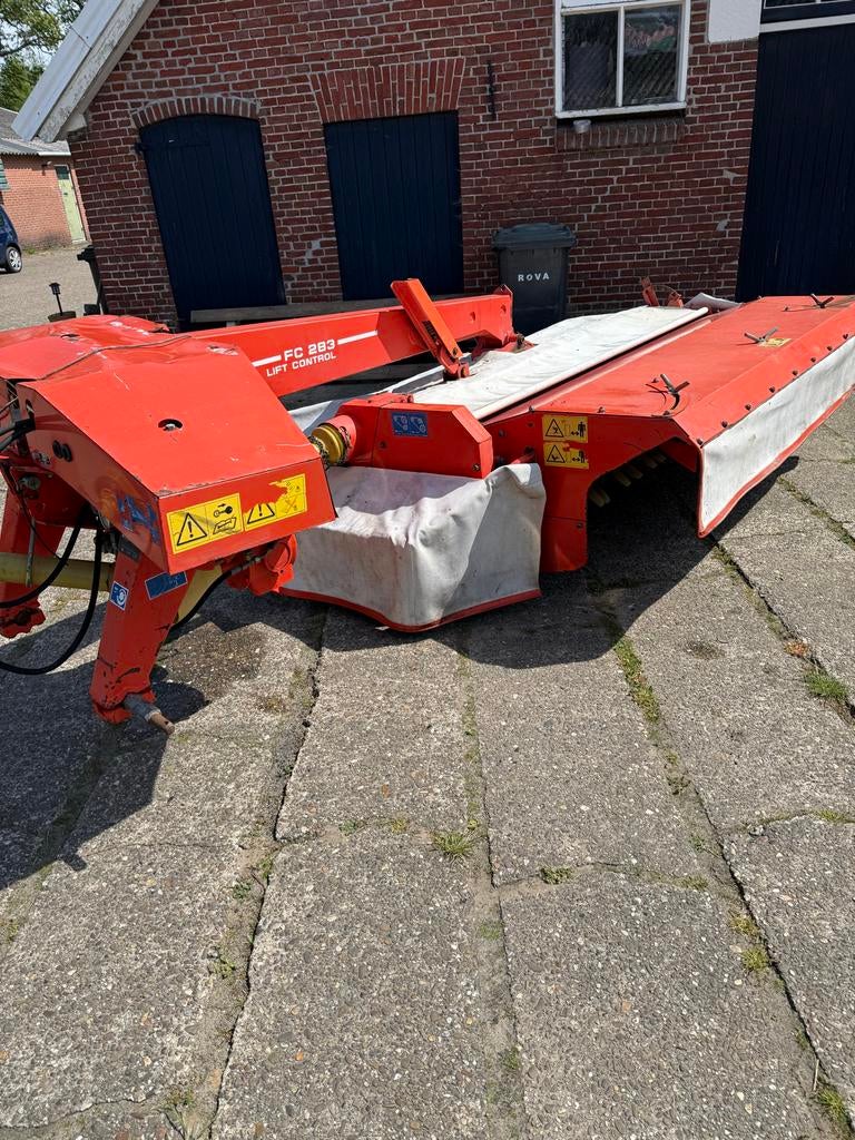 Kuhn maaier FC283 met kneuzer in perfecte staat, Ophalen, Veehouderij, Weidebouw
