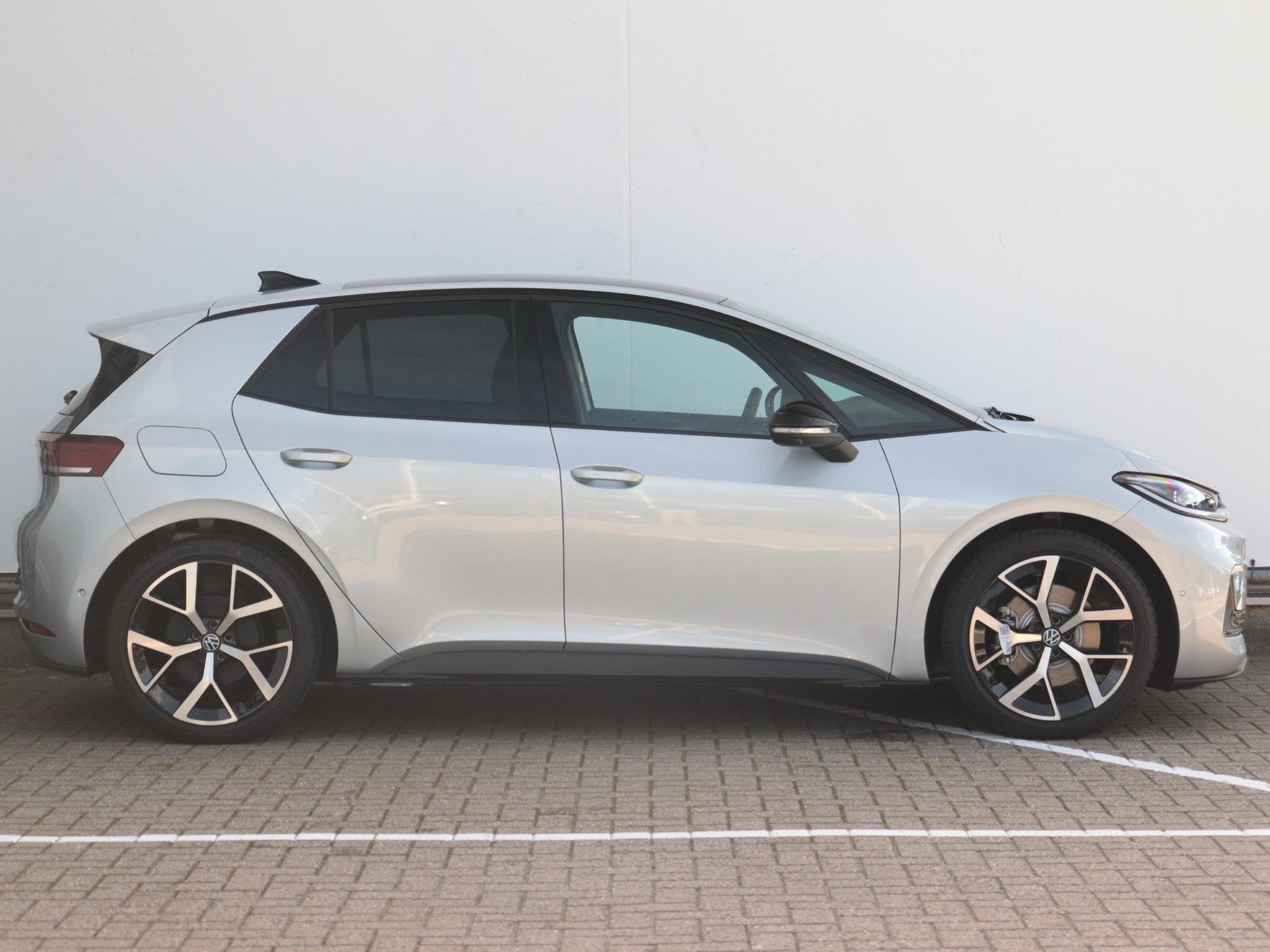 Volkswagen ID.3 Neo Style 79 kWh | Steunhaak | Panoramadak |, Auto's, Automaat, Achterwielaandrijving, 510 min, ID.3