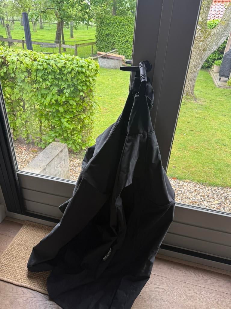 Bastard regenhoes M, Tuin en Terras, Barbecue-accessoires, Ophalen of Verzenden, Zo goed als nieuw