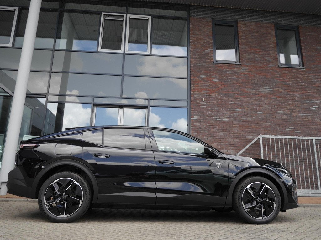 Peugeot e-408 GT 58 kWh | Stoel en stuurverwarming | Panoram, Auto's, 213 pk, Zwart, Origineel Nederlands, Nieuw