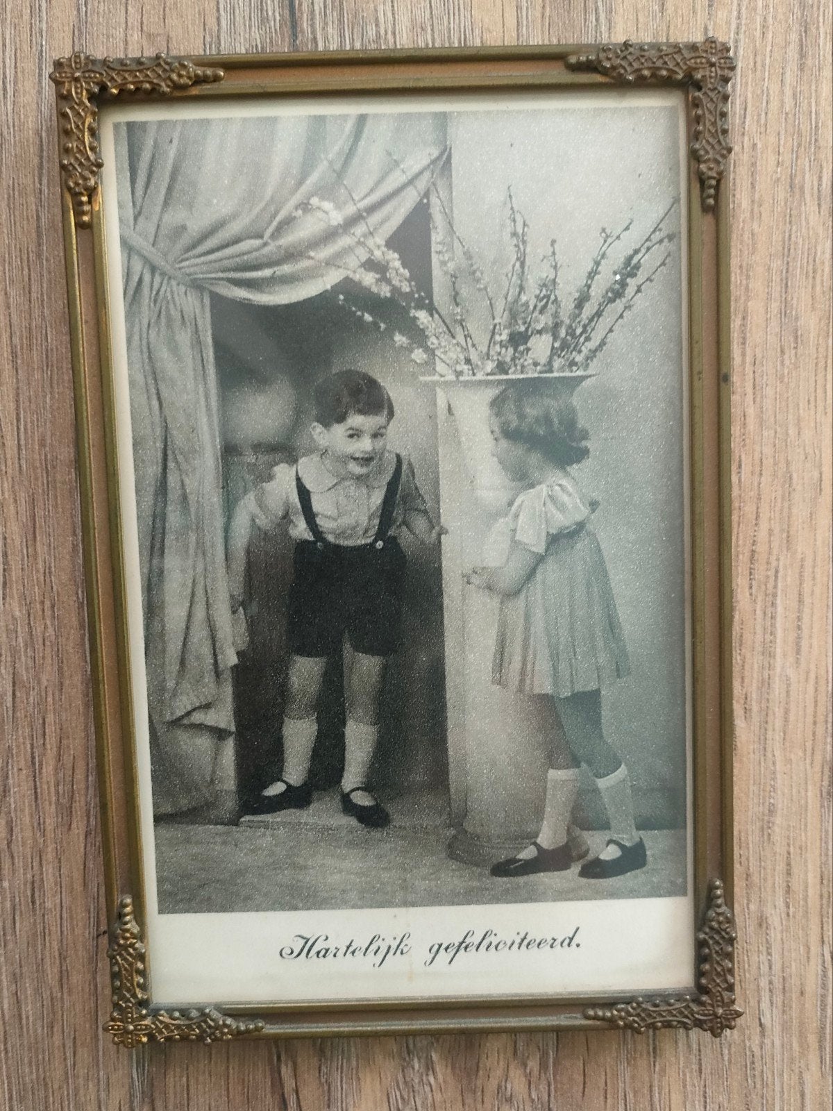Vintage jaren '50 bewerkt staand messing fotolijstje, Huis en Inrichting, Woonaccessoires | Lijsten, Ophalen of Verzenden, Gebruikt