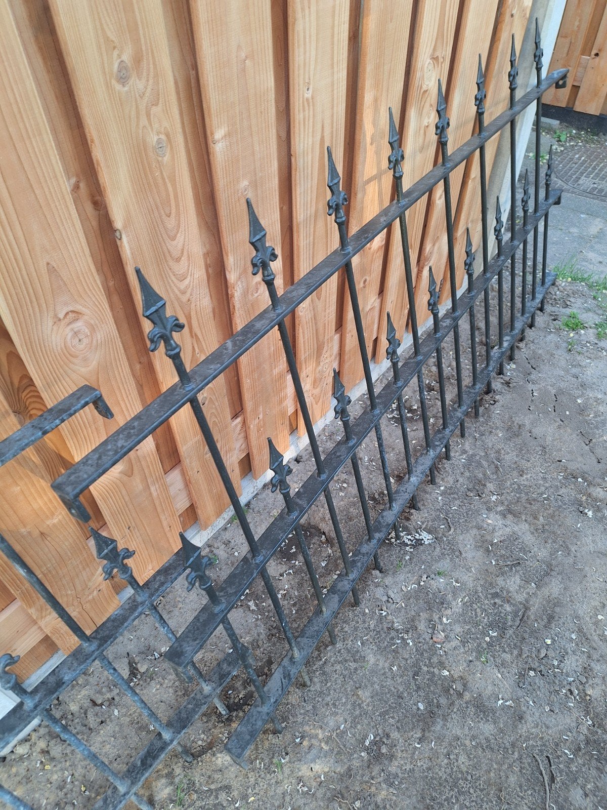 Hekwerk  4meter20 in twee delen, Tuin en Terras, Tuinhekken en Hekwerk, Ophalen, Gebruikt, IJzer, Sierhekwerk