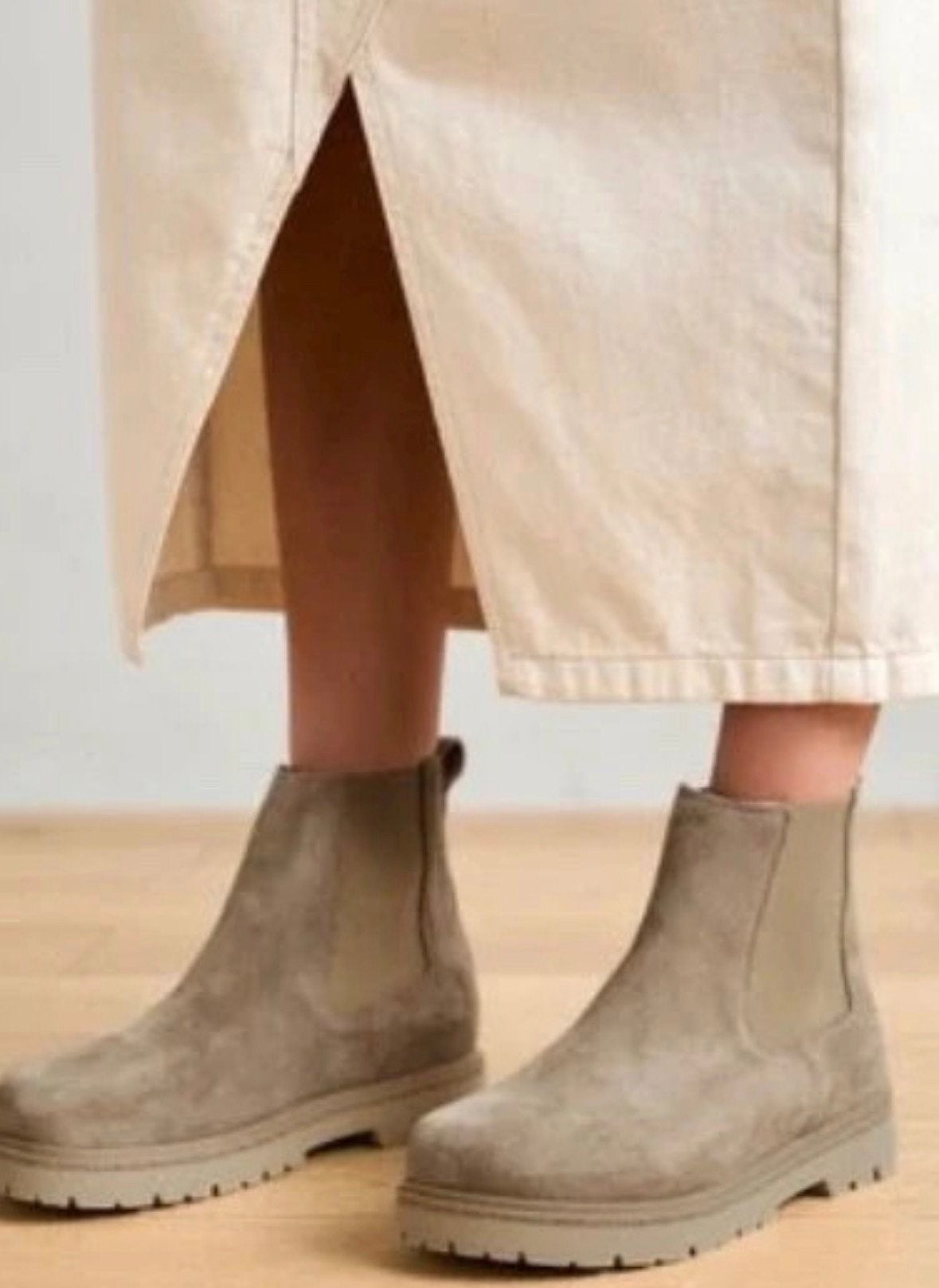 Birkenstocks - Taupe, Kleding | Dames, Schoenen, Beige, Lage of Enkellaarzen, Ophalen of Verzenden, Zo goed als nieuw