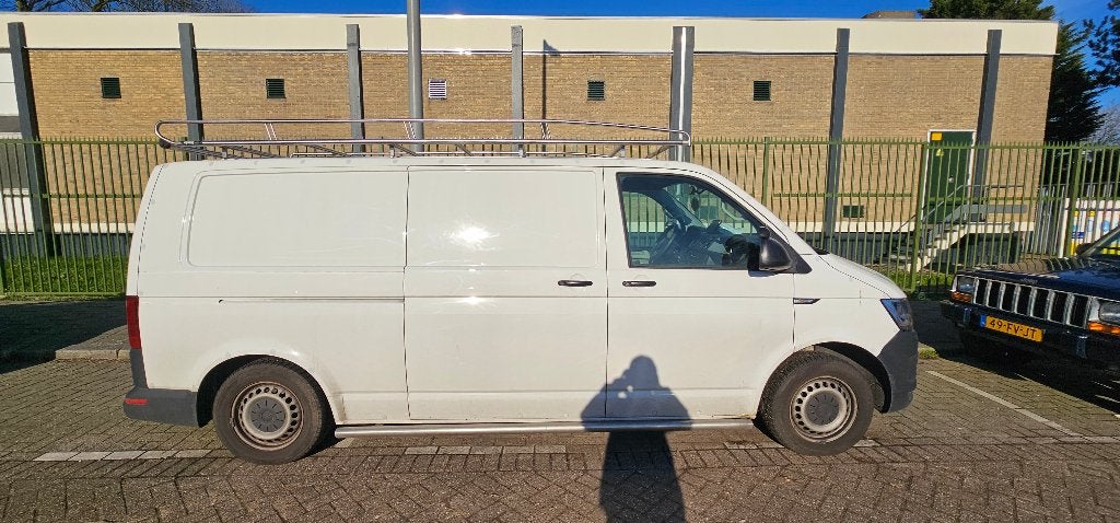 VW Transporter 150PK L2H1 | Camera | Trekhaak | Airco, Voorwielaandrijving, Stof, Euro 6, Volkswagen