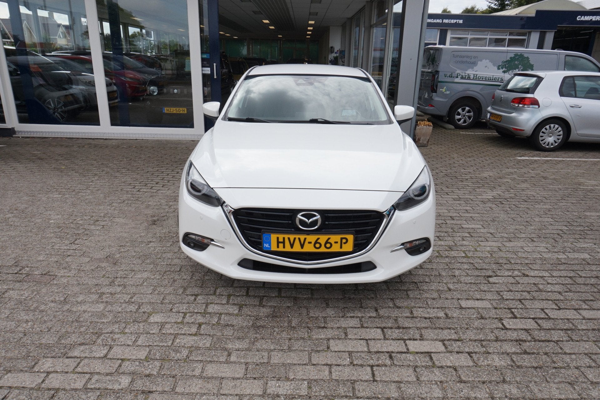 Mazda 3 2.0 SkyActiv-G 120 GT-M ,49dkm Automaat Incl 12 mnd, Auto's, Mazda, Gebruikt, 4 cilinders, Wit, Leder