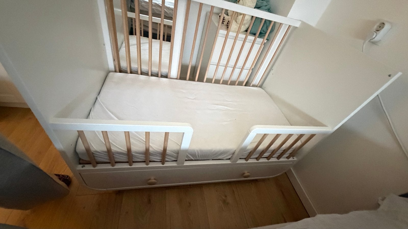 IKEA MYLLRA Babybedje met lade, wit, 60x120 cm, Ophalen, Zo goed als nieuw, Ledikant