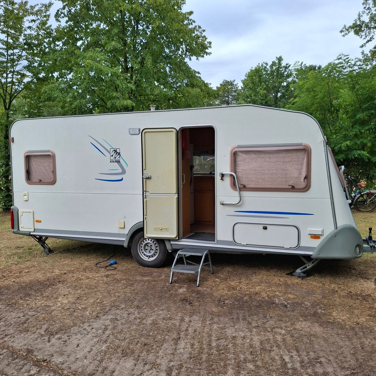 Knaus Azur 500 TF (2001), Caravans en Kamperen, Schokbreker, Rondzit, Frans bed, Particulier