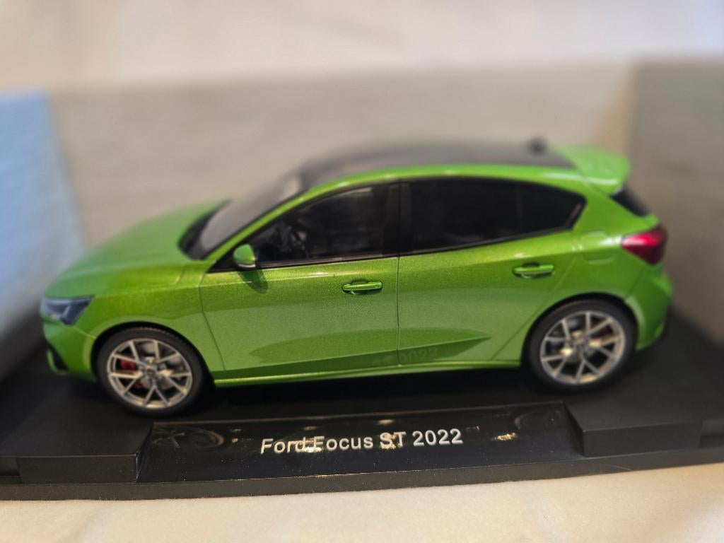 Ford Focus ST 2022 1/18, Hobby en Vrije tijd, Modelauto's | 1:18, Ophalen of Verzenden, Nieuw, Auto, Overige merken