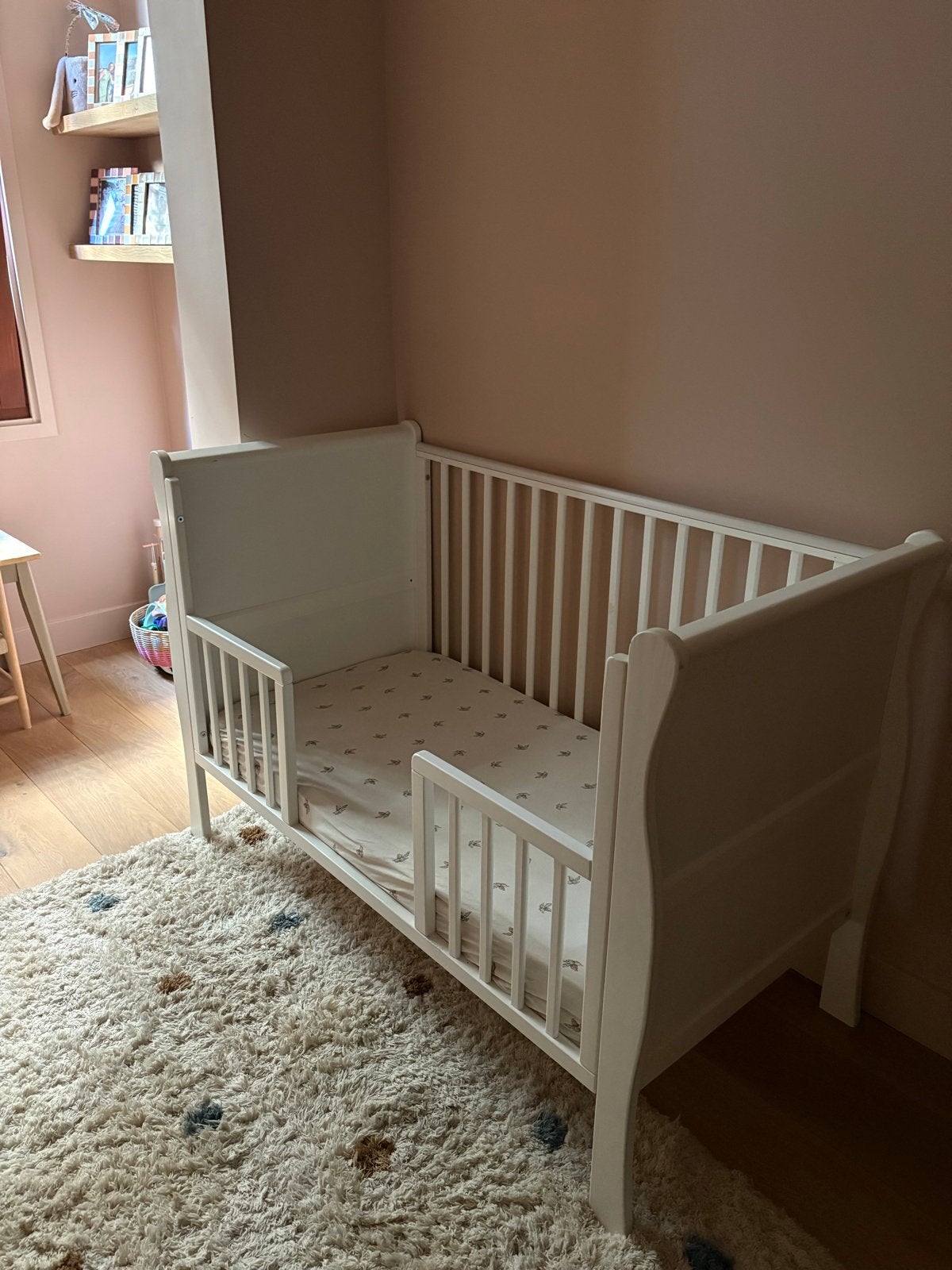 Woodies - Noble Vintage Ledikant - Wit, Kinderen en Baby's, Babywiegjes en Ledikanten, Ophalen, Zo goed als nieuw, Ledikant