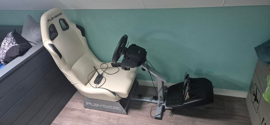 Playseat racestoel met Logitech G920 racestuur en pedalen, Spelcomputers en Games, Ophalen of Verzenden
