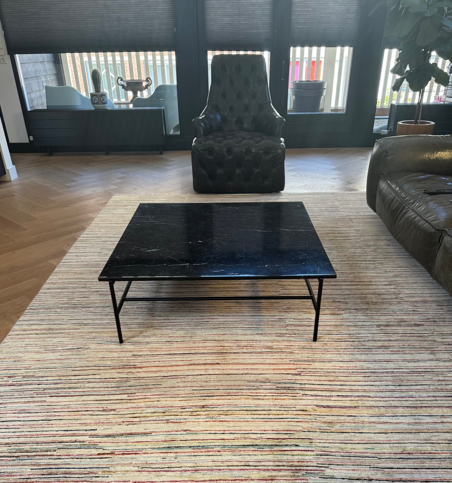 Zwart marmeren designtafel van het merk HAY, Ophalen, Zo goed als nieuw, 50 tot 100 cm, Design  Modern
