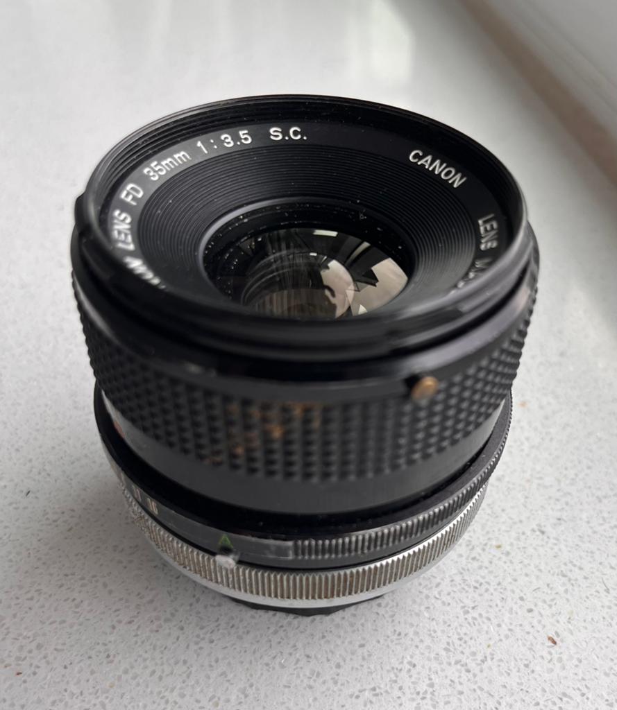 Canon FD 35mm f/3.5, Ophalen of Verzenden, Zo goed als nieuw, Groothoeklens