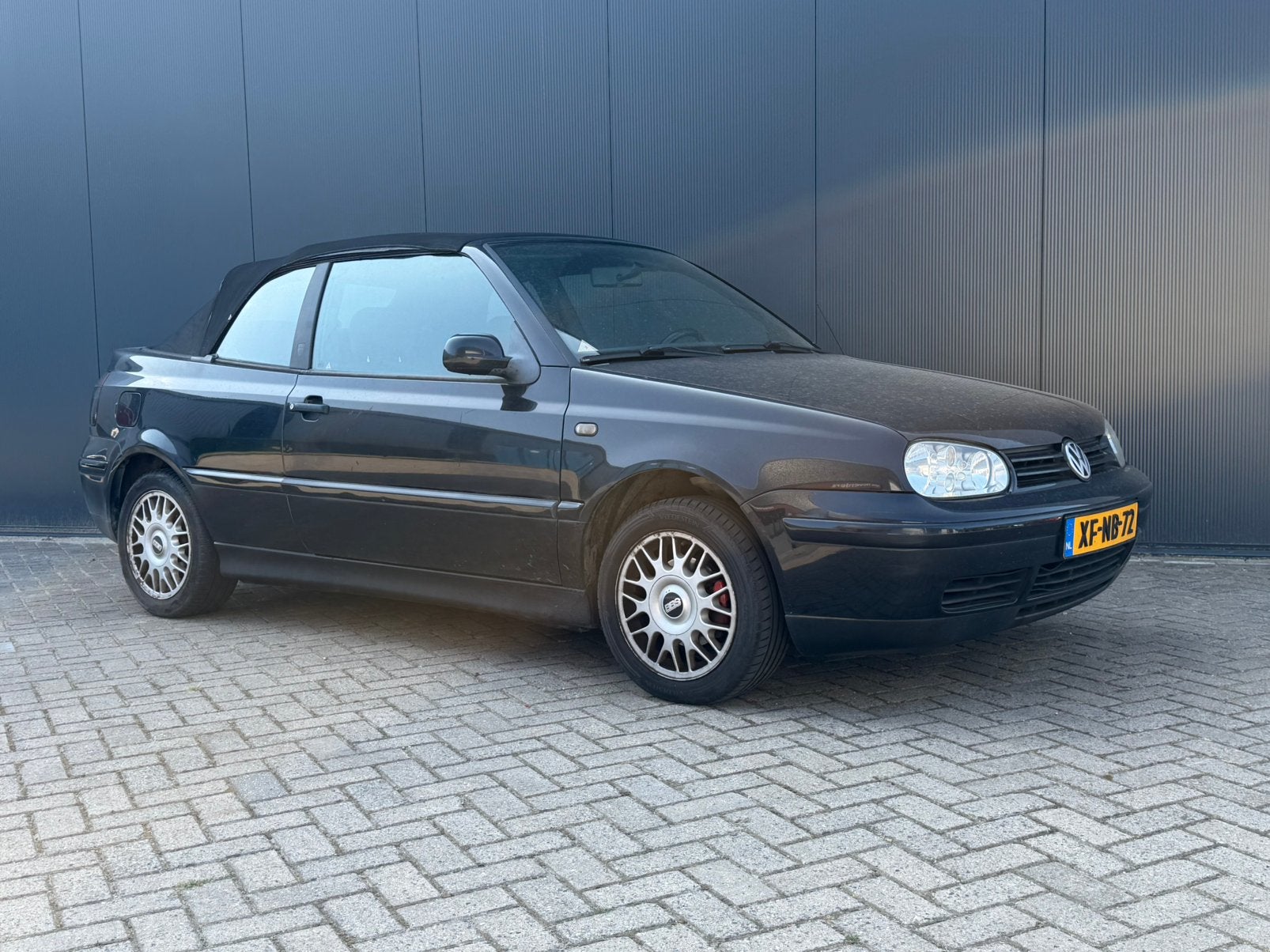 Volkswagen Golf 1.8 Cabriolet Nieuwe apk!, Auto's, Stof, 4 cilinders, Cabriolet, 4 stoelen
