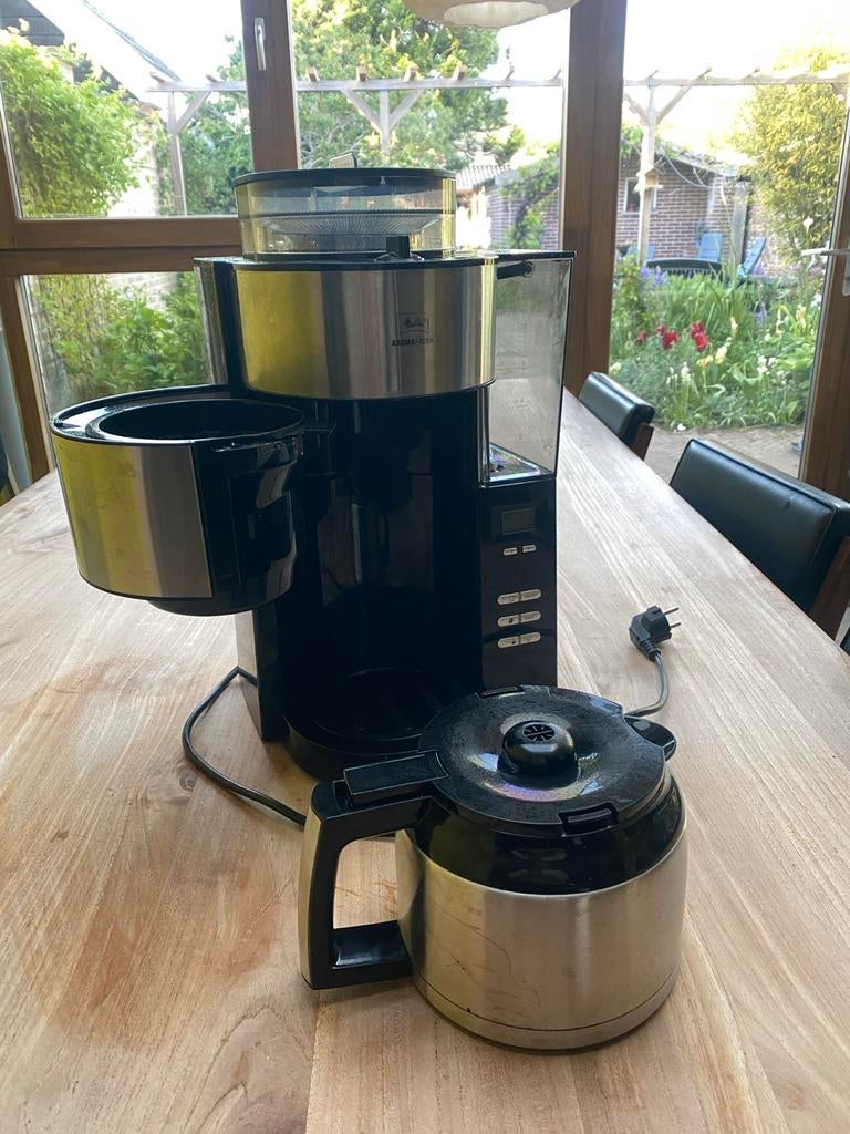 Melitta AromaFresh met thermoskan en Geïntegreerde Molen, Afneembaar waterreservoir, Gebruikt, 10 kopjes of meer, Koffiemachine