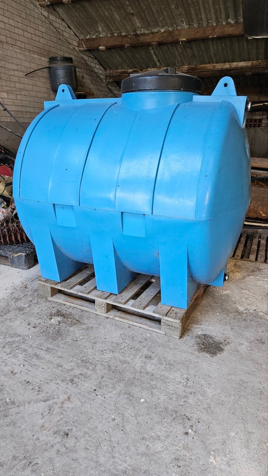 Buffertank Watertank 2000L met 1 1/4" aansluiting, Ophalen