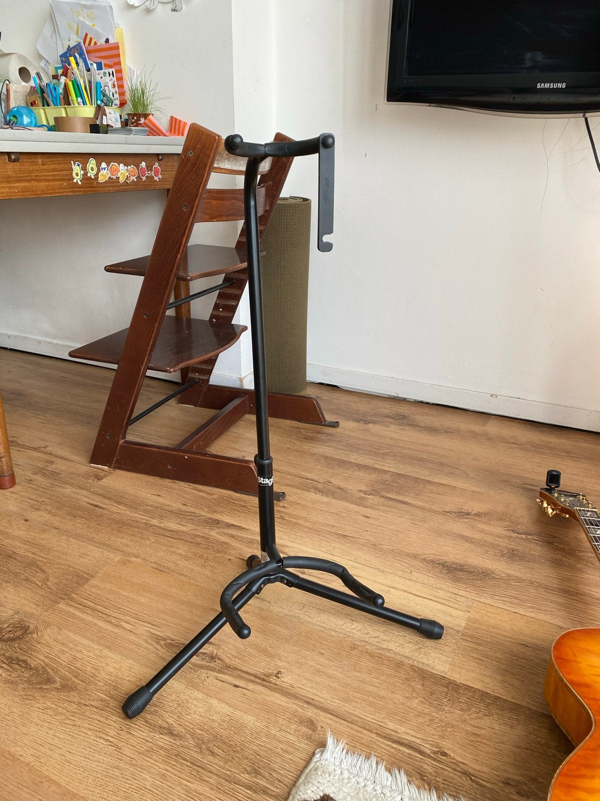 Stagg Gitaarstandaard - Stevig en Compact, Muziek en Instrumenten, Standaards, Ophalen of Verzenden, Gebruikt, Instrumentstandaard