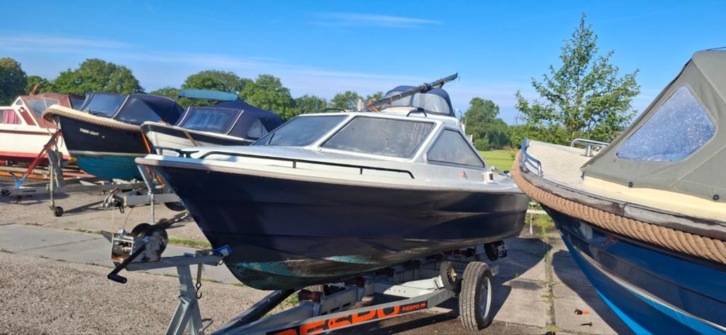 Sipsplast 500 met diesel en jet aandrijfing uniek 1500 euro, Watersport en Boten, Ophalen, Overige merken, Gebruikt, Binnenboordmotor