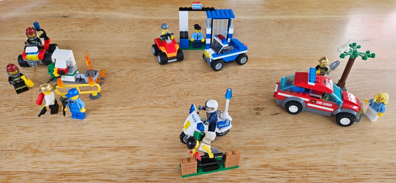 lego city 4 setjes (4636, 60001, 60041, 60088), City, Ophalen of Verzenden, Zo goed als nieuw, Complete set