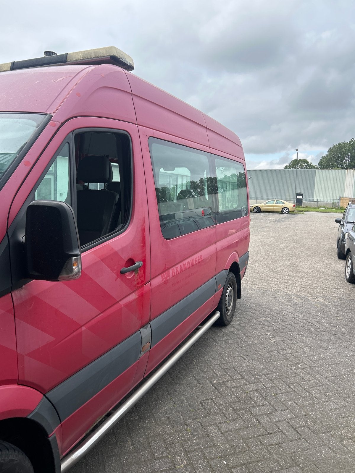 Volkswagen Crafter 35 2.5 TDI 80KW Kombi AUT 2009 Rood, Auto's, Automaat, Achterwielaandrijving, 2000 kg, Volkswagen