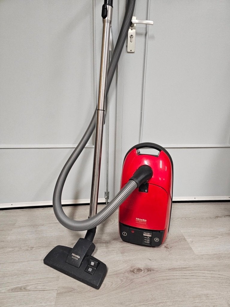 Miele S 323 stofzuiger voor €45,-, Witgoed en Apparatuur, Ophalen, Gebruikt, Nvt, Nvt