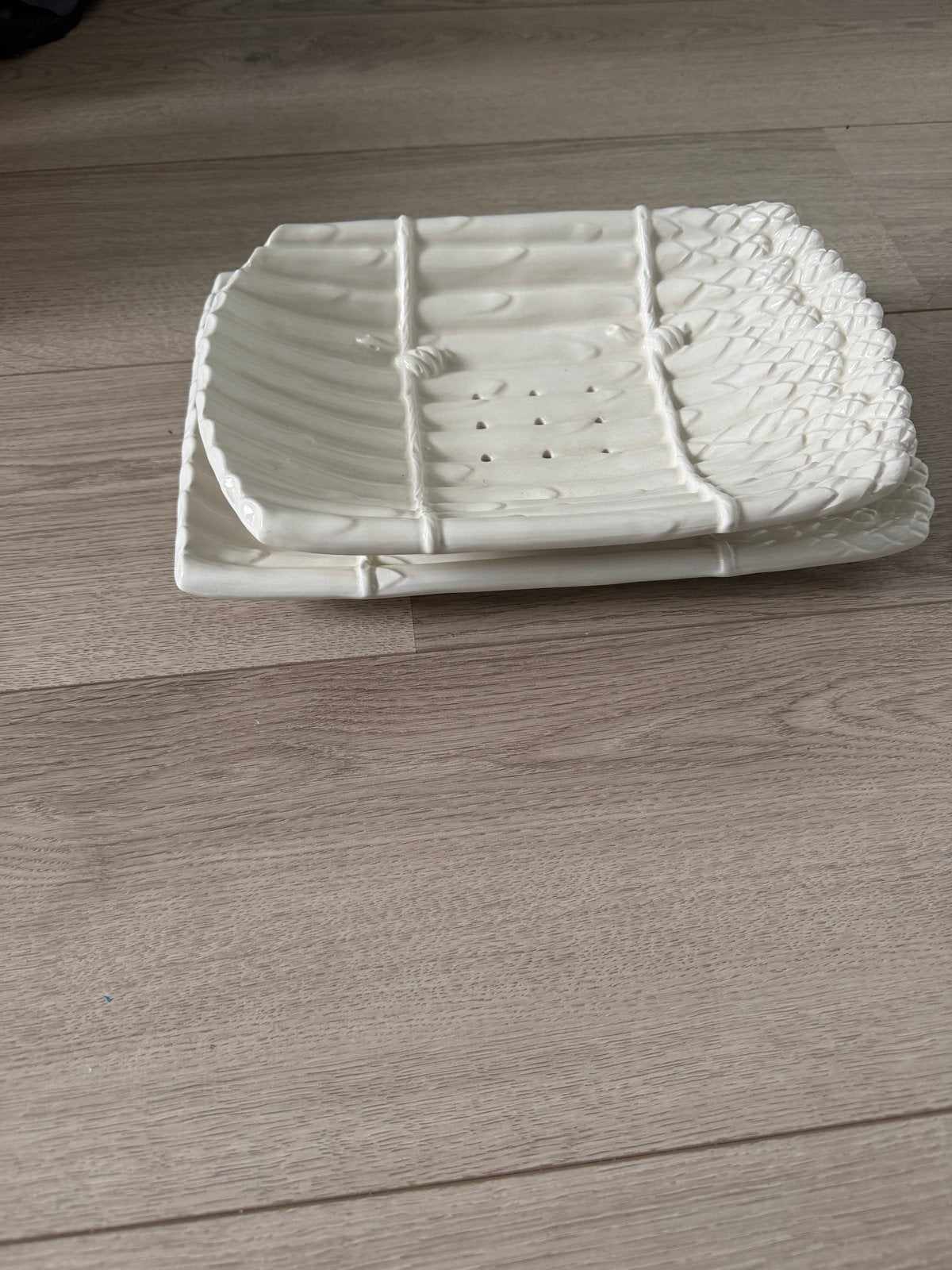 Aspergeschaal met onderbord - Made in Italy, Gebruikt, Keramiek, Ophalen of Verzenden, Schaal of Schalen