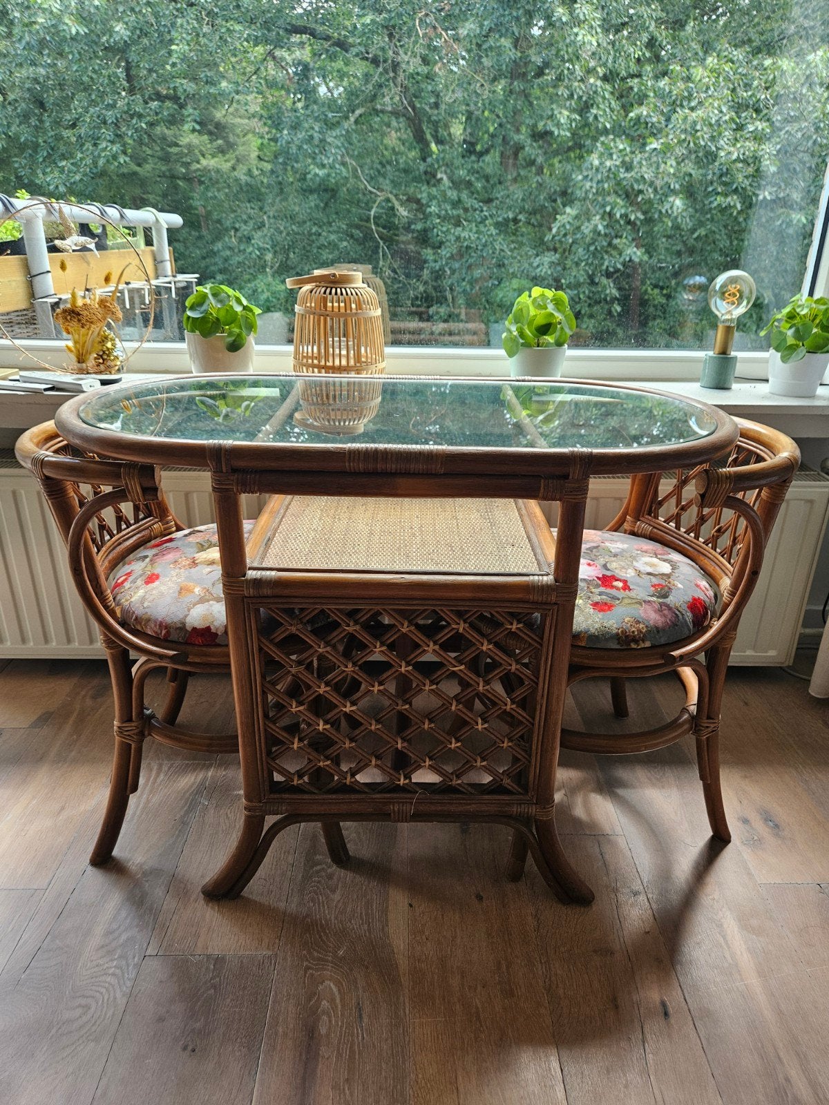 Vintage rotan setje met glazen tafel en twee stoelen, Ophalen