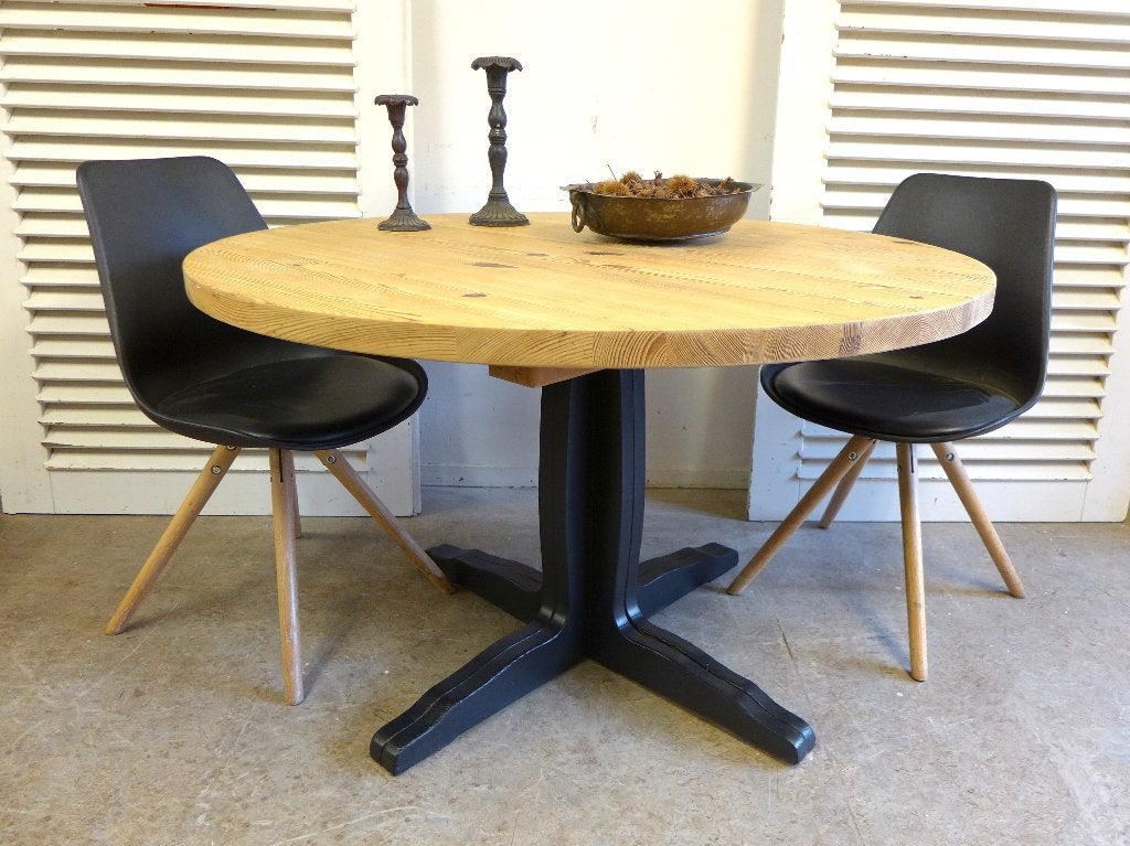Foto 9 van Prachtige zwarte ronde uitschuifbare eettafel