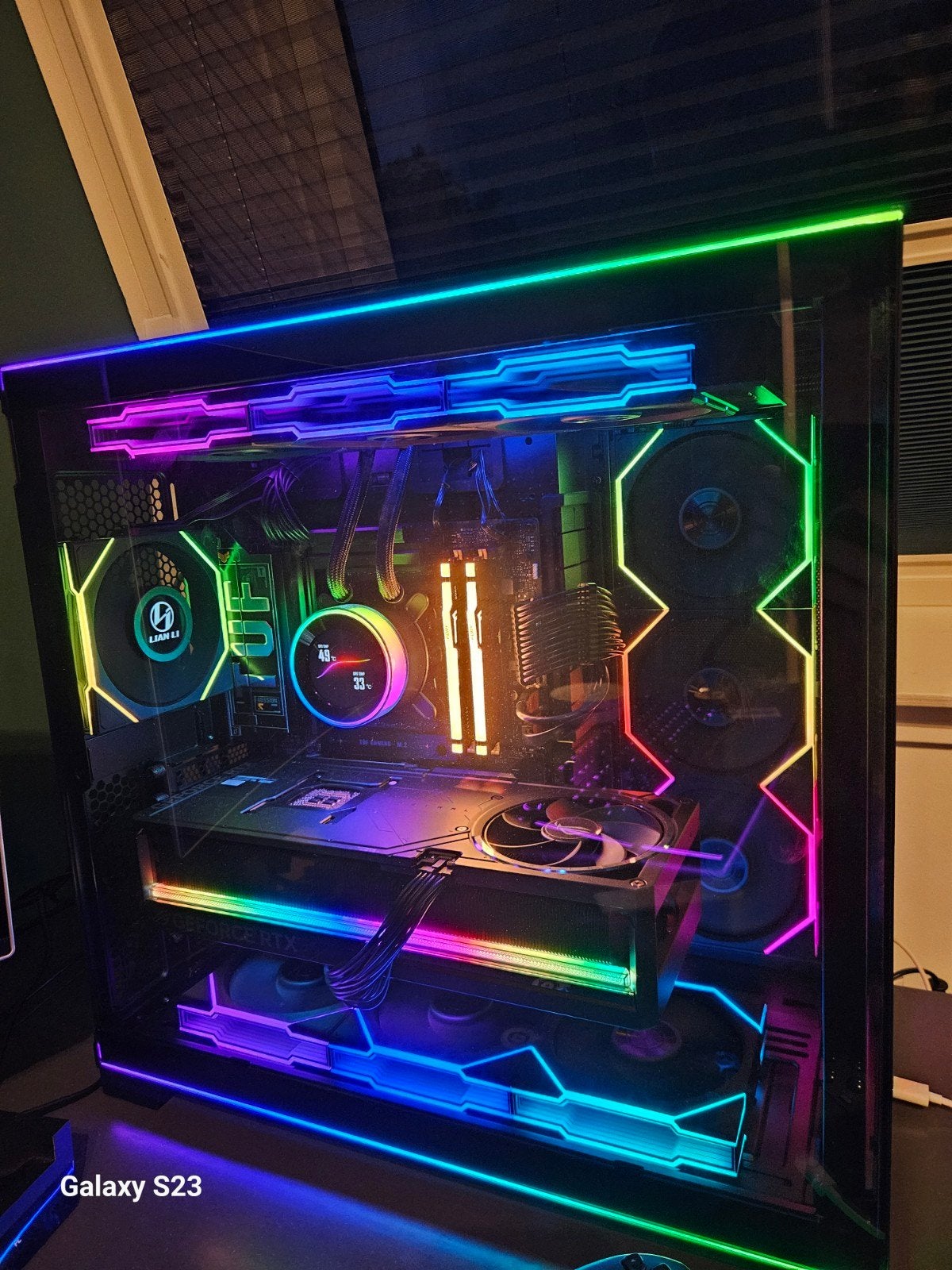 Alternate TS Xtreme Ryzen 7 9950X3D2 RTX 5090 aangeboden, Virtual Reality, ALTERNATE, 2 TB SSD, Zo goed als nieuw