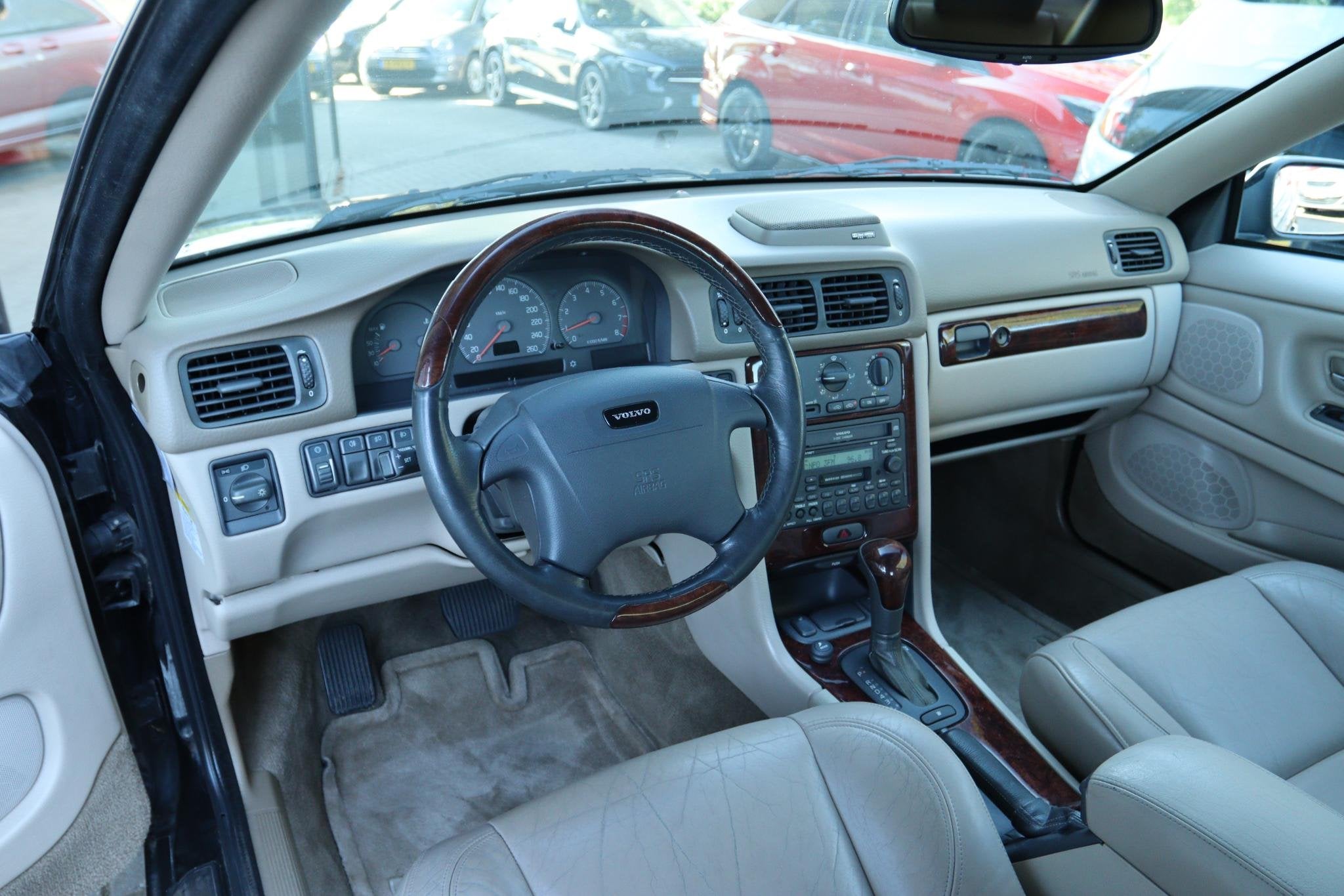 VOLVO C70 COUPÉ 2.3 T-5 PRESTIGE AUT. | LEDER | MEMORY | PD, Auto's, Volvo, C70, Gebruikt, Beige, 4 stoelen